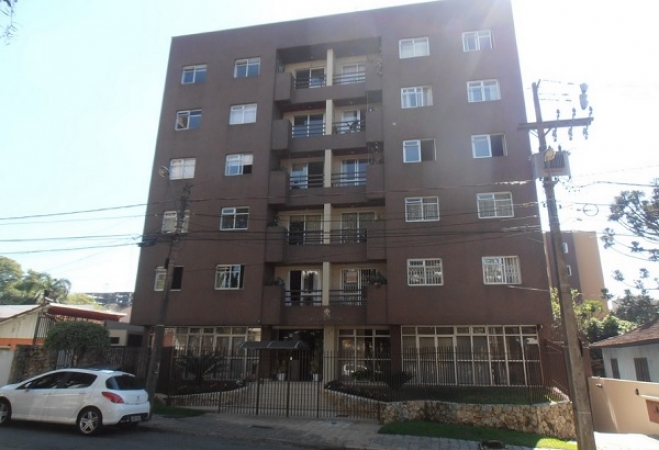 Apartamento com garagem - Ed. Ilha Devon - Rua Acre nº 165 - Água Verde - A.P. 66,40m² - A.T. 108,43m².