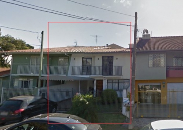 Sobrado - Rua Otávio Schiavon nº 143 - Capão da Imbuia - Área construída: 237,30m². Área total do terreno: 137,93m².